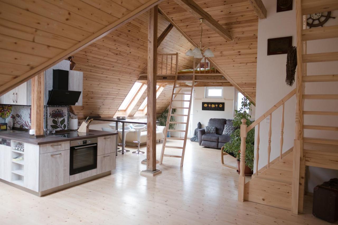 Art-House 3 Attic Apartment With Terrace Decin Eksteriør bilde
