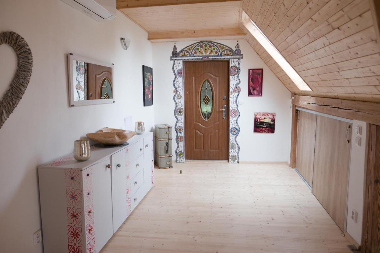 Art-House 3 Attic Apartment With Terrace Decin Eksteriør bilde