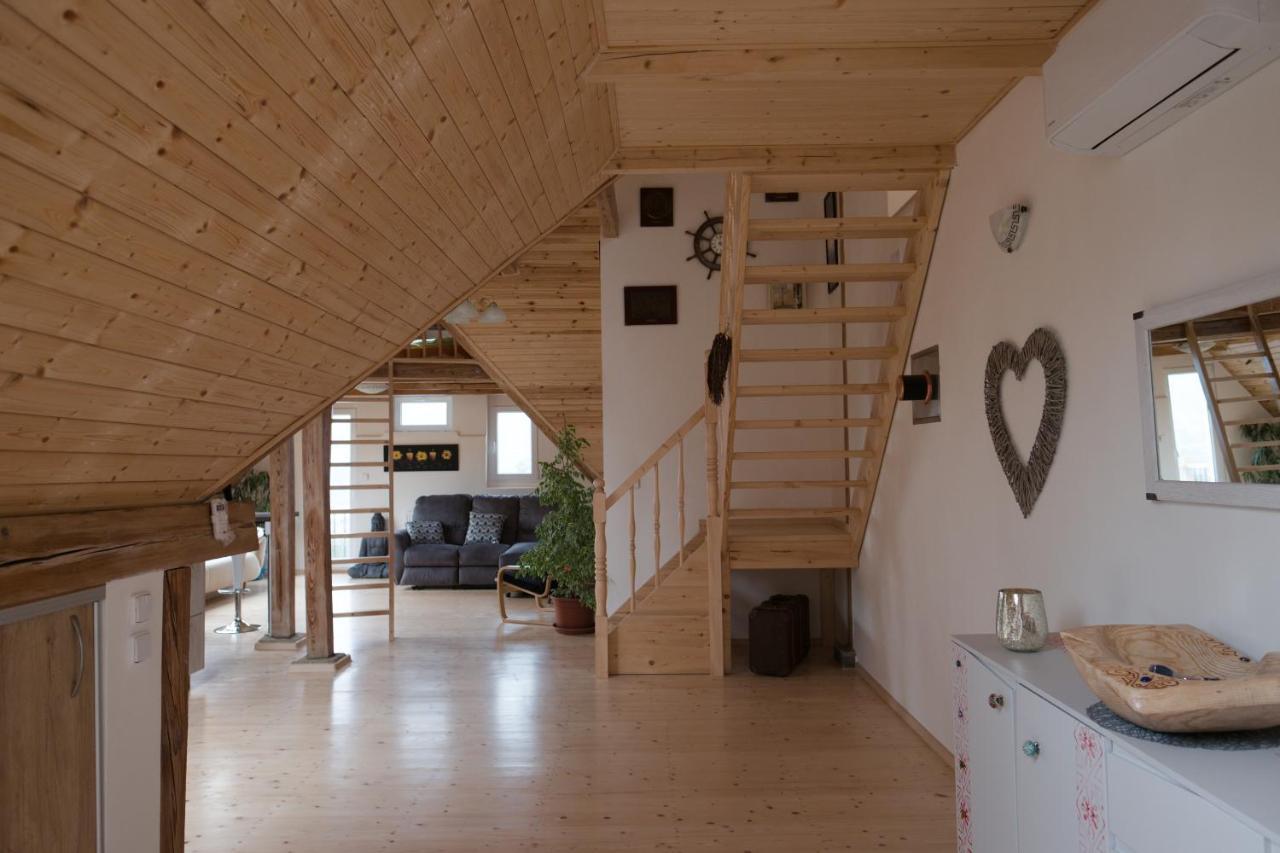 Art-House 3 Attic Apartment With Terrace Decin Eksteriør bilde